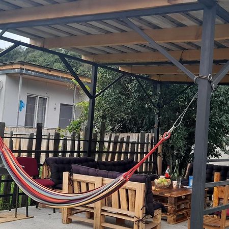 Lela Guest House Местія Екстер'єр фото