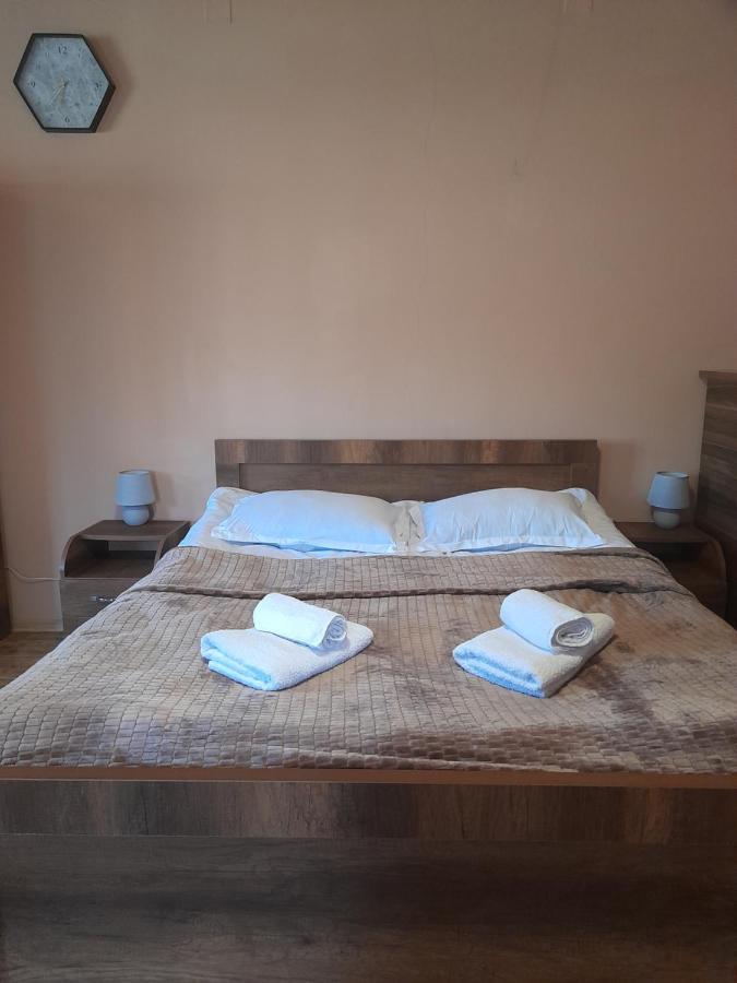 Lela Guest House Местія Екстер'єр фото