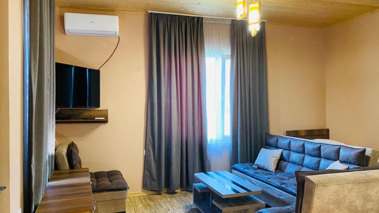 Lela Guest House Местія Екстер'єр фото