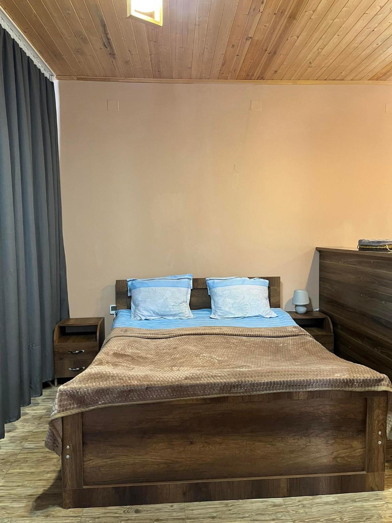 Lela Guest House Местія Екстер'єр фото